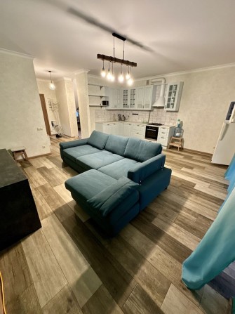 Кутовий таунхаус з ремонтом біля Центрального парку! Мін. оформлення - фото 1