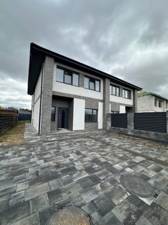 Сучасний дуплекс у Бучі з власною ділянкою та можливістю розстрочки - фото 1