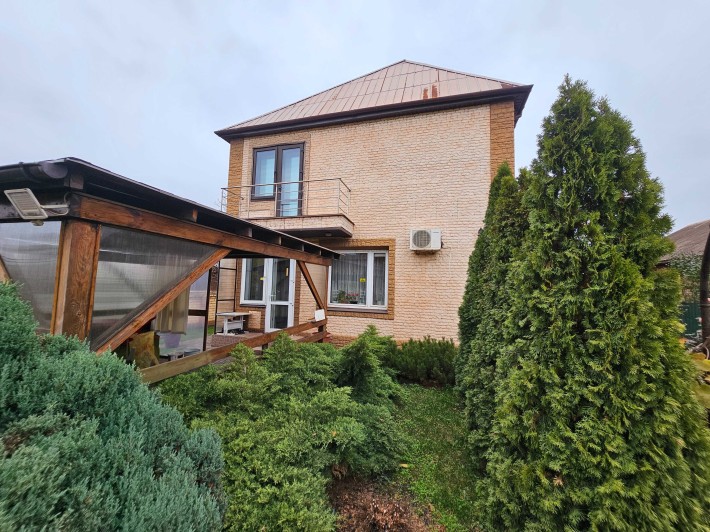 Продаётся двухэтажный дом на 95 квартале по улице Слепнёва - фото 1