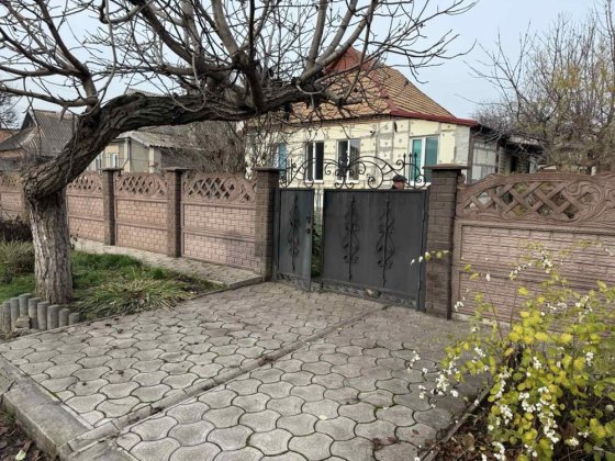 Отличное место возле 23 школы Кривой Рог