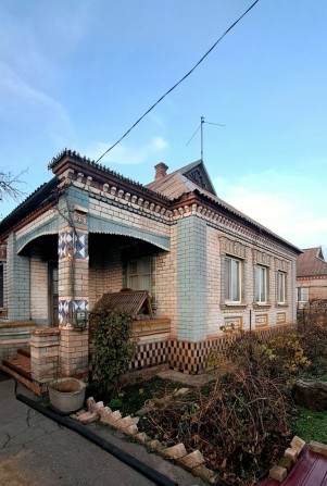 Будинок у центральному районі - фото 1