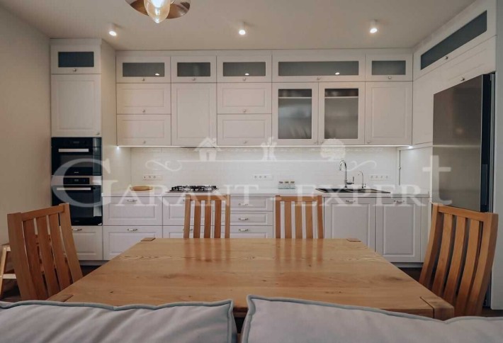 Стильний таун 150 м кв З РЕМОНТОМ В КМ.ЗРУЧНИЙ виїзд у Київ - фото 1