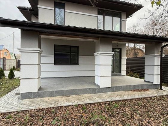 Будинок в центрі Бучі біля інфраструктури Буча