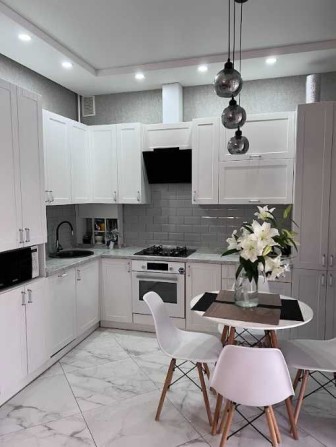 Класний будинок 170м2, Центральний парк, Оформл.мінім. - фото 1