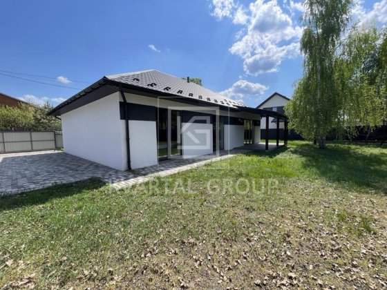 Продам котедж з ремонтом в оточені природи ! Новий ремонт ! Буча