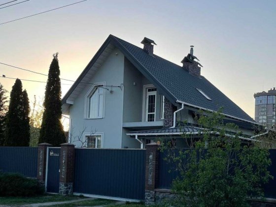 Будинок 3 кімн. з ремонтом. газ. центр Бучи, 13 соток, гараж, терраса. Буча