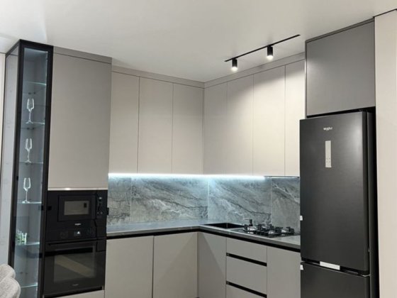 Котедж в перших лініях  на масиві Макарова з євроремонтом, 100м2