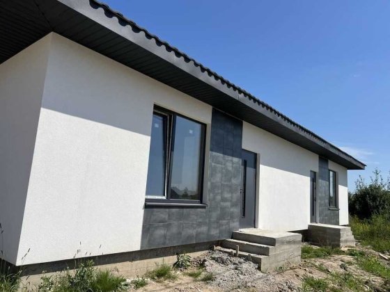 Продам одноповерховий котедж в спокійному районі!!! Рівне