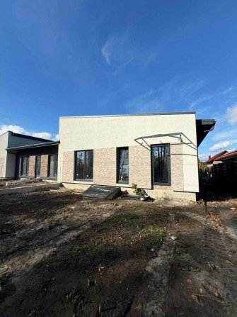 Продам котедж  у зручній локації — район Авторинку. - фото 1