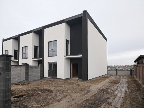 Кутовий котедж вулиця Волошкова (за Райським садом)