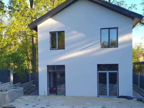 Енергоефективний будинок чекає на нового власника Буча