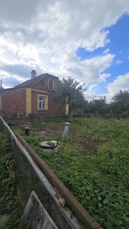 Продаж будинку з фасадною ділянкою в місті ! - фото 1