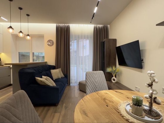 Продаж Таунхаусу з меблями та технікою поряд з озером Буча