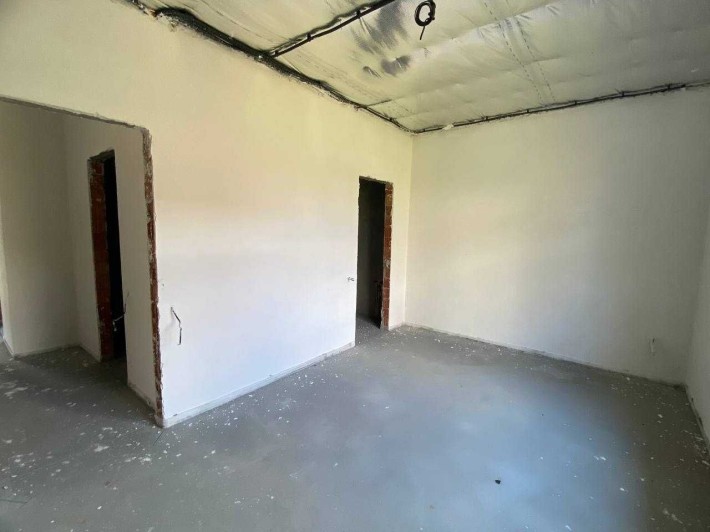 Одноповерховий таунхаус у Бучі — готовий під чистовий ремонт! - фото 1