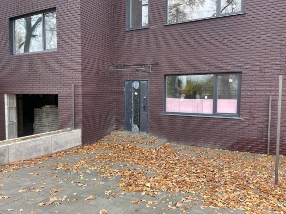 Таунхаус розташований в приватному секторі. Поруч Бучанський парк. Буча