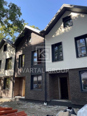 Продам Таунхаус який знаходиться в неймовірній локації!! - фото 1