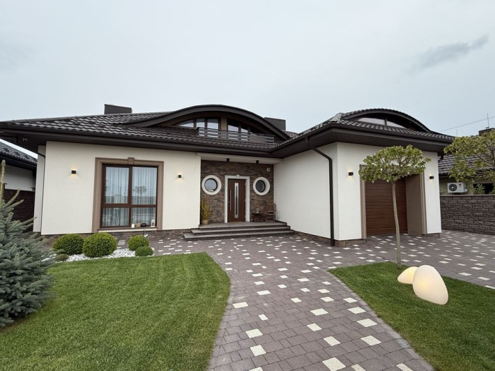 Розкішний будинок, який вартий Вашої уваги - фото 1