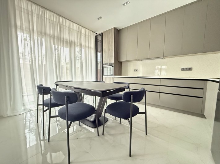 Ексклюзивний таунхаус в центральній частині Ірпеня - фото 1