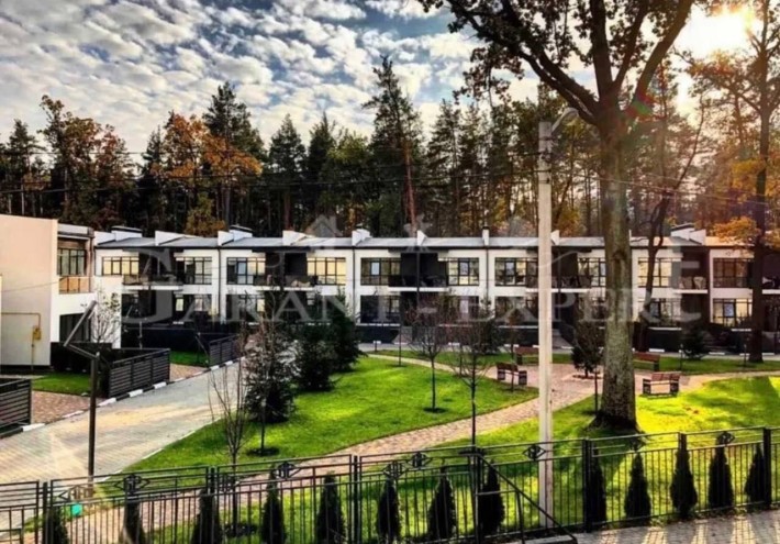 Таунхаус з басейном у приватному кот містечку - фото 1