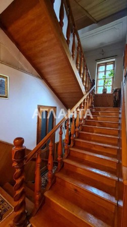 Будинок 2 поверхи  331 кв в центрі - фото 1