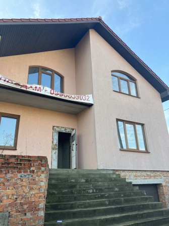 Продаж сучасного будинку в центрі міста - фото 1