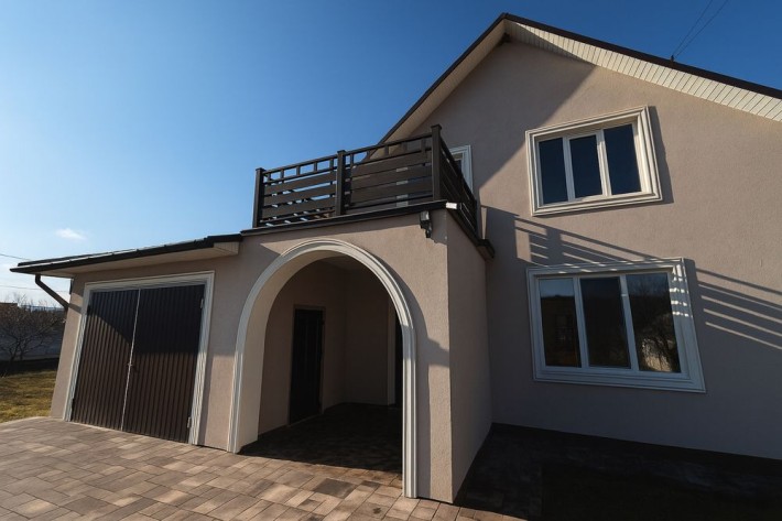 Породам 2 поверховий будинок з ремонтом та техінкою - фото 1