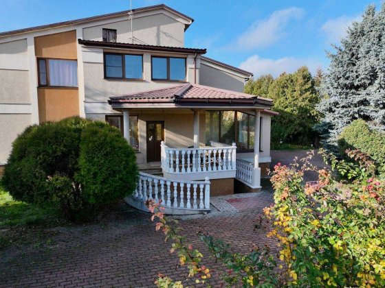 Продам будинок 298м² + підвал 106 квадратів в Золотіїві Рівне