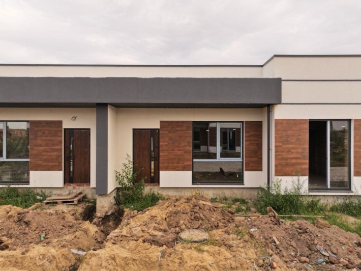 Продам середній таунхаус (р-н Льонокомбінат) - фото 1