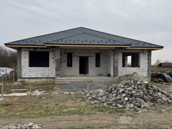 Продам будинок в Горянах, 3 спальні, 145 кв заг пл, 9 сотин Ужгород