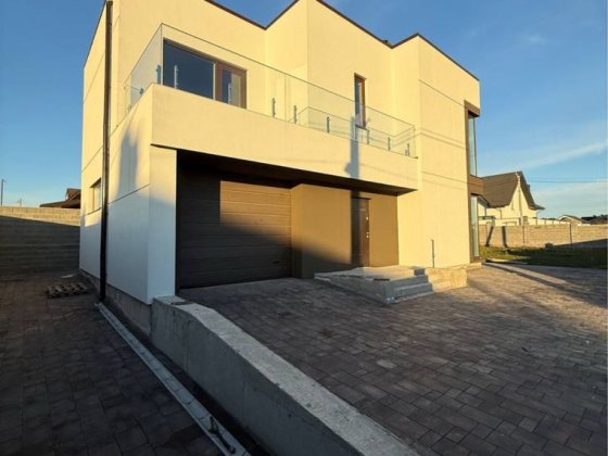 3-к окремий будинок в елітному районі міста, за зоопарком! Ровно