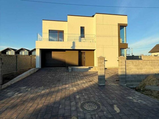 Продам ексклюзивний будинок в престижному районі  новобудов Грін Хілз. Рівне