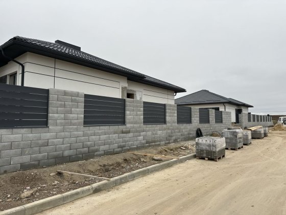 Котедж в місті. Американка