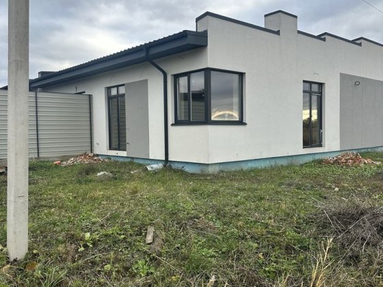 Продам котедж по Макарова Рівне