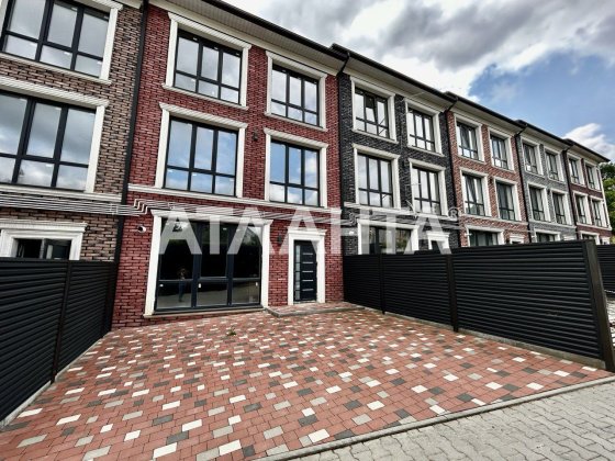 Танхаус зданий+ 2 гаражі з документами Черновцы