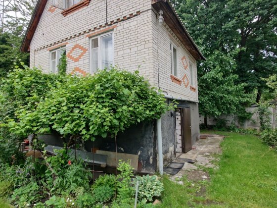 Продам дачу в кооперативі Осокорки,станція метро "Славутич" Киев