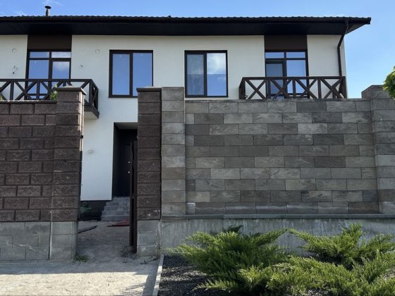 Котедж- двоян район Екватора