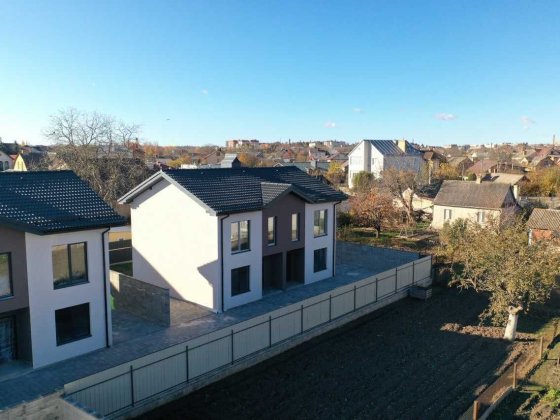 Котедж у районі Гідропарку- якісна новобудова з продуманим плануванням