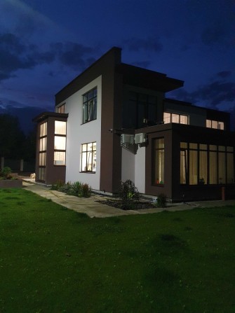 Новий будинок майже в центрі - фото 1