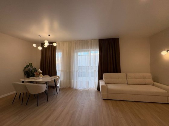 р сучасний котедж перша лінія мас Макарова автон.газове ,міські комуні Ровно