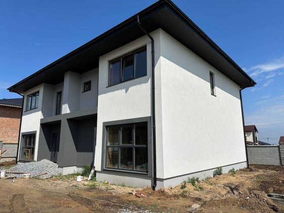 Продам готовий котедж Двоян  на Газовику Ровно