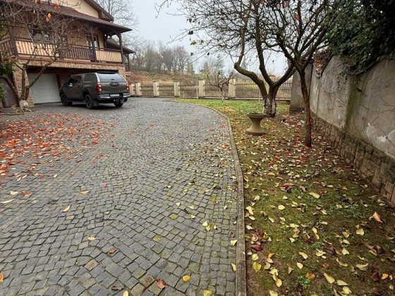 Будинок з панорамою на місто Ужгород