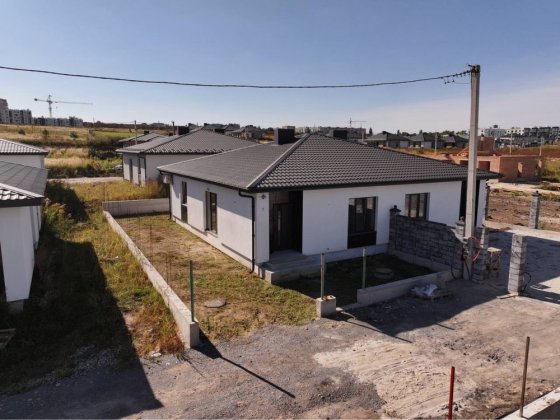 Продам двоян площею 80,3м2 р-н Льонокомбінат Ровно