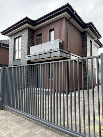 Продаж будинка Київ, 700 м від метро, 145 кв м. - фото 1