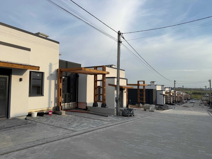 Продаж одноповерхових котеджів з міськими комунікаціями - фото 1