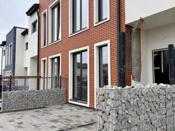 Продам вишуканий котедж з міськими комунікаціями. Р-н Щасливе Рівне