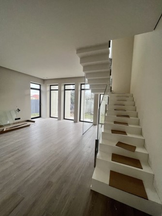 Продаж будинку в центрі. - фото 1