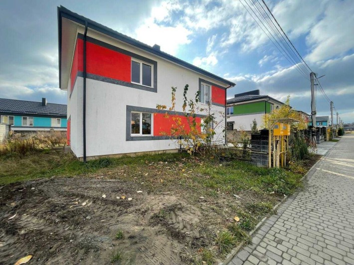 Котедж з міськими комунікаціями та ділянкою 3 сотих - фото 1