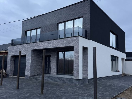 Продається сучасний двоповерховий будинок Ужгород