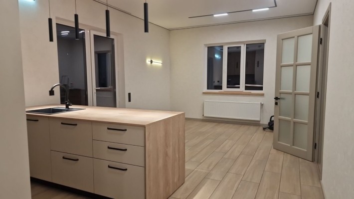 Центр Продам будинок з ремонтом . - фото 1