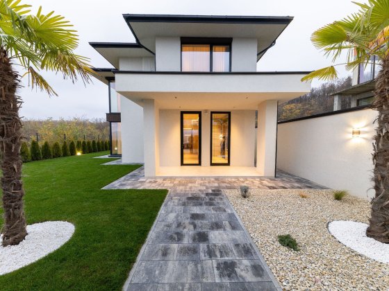 Без % / Продаж дизайнерського будинку/ 210 м2 /Панорамний вид на місто Ужгород